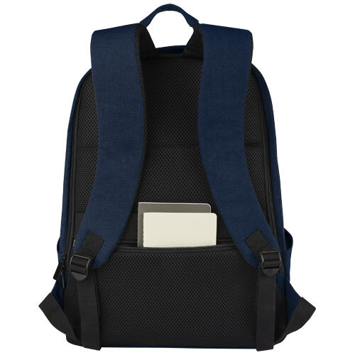 <p>Wil je een <strong>Joey GRS laptoprugzak graveren met logo</strong>? De 120678 is een 18 liter laptoprugzak van stevig GRS-gerecycled canvas met een gewatteerd vak voor laptops tot 15,6 inch en een apart tabletvak. Het verborgen achtervak, de overzichtelijke binnenzijde en het metalen plaatje voor lasergravure maken dit model interessant voor zakelijk dagelijks gebruik.</p> <p> </p> <h2>GRS-gerecycled canvas van 330 g/m²</h2> <p>De Joey is gemaakt van canvas met een materiaalgewicht van 330 g/m². De samenstelling bestaat uit 80% GRS-gecertificeerd gerecycled katoen en 20% katoen. De binnenzijde is afgewerkt met een GRS RPET-voering.</p> <p>Het canvas geeft de rugzak een wat natuurlijkere en minder technische uitstraling dan veel traditionele polyester laptoprugzakken.</p> <p> </p> <h2>Gewatteerd laptopvak voor 15,6 inch</h2> <p>Het gewatteerde laptopvak biedt ruimte aan laptops tot 15,6 inch. Daarnaast heeft de Joey een aparte tablethoes, zodat laptop en tablet ieder een eigen ple