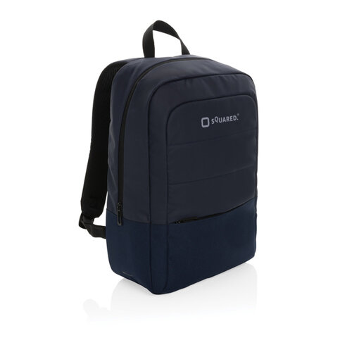 <p>Wil je een <strong>Armond AWARE™ laptoprugzak bedrukken met logo</strong>? De P763.30 is een moderne rugzak van gerecycled rPET met een gevoerd vak voor laptops tot 15,6 inch. Het ruime hoofdvak en het voorvak met rits houden de indeling eenvoudig en praktisch voor dagelijks woon-werkverkeer.</p> <p> </p> <h2>15,6 inch laptopvak voor dagelijks werk</h2> <p>Het gevoerde laptopvak geeft een laptop tot 15,6 inch een eigen plaats in de rugzak. In het hoofdvak blijft daarnaast ruimte voor documenten, een oplader, notitieboek en andere spullen die je gedurende een werkdag nodig hebt.</p> <p>Bestel je de Armond voor meerdere medewerkers? Controleer dan naast de schermdiagonaal ook de werkelijke afmetingen van de laptops en eventuele beschermhoezen. Zo weet je vooraf of hetzelfde model voor iedereen geschikt is.</p> <p> </p> <h2>Eenvoudige indeling zonder onnodig veel vakken</h2> <p>De Armond houdt de indeling bewust overzichtelijk. Het hoofdvak biedt de belangrijkste opbergruimte en aan