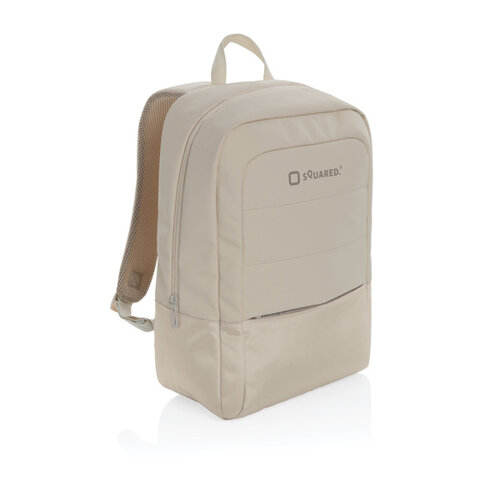<p>Wil je een <strong>Armond AWARE™ laptoprugzak bedrukken met logo</strong>? De P763.30 is een moderne rugzak van gerecycled rPET met een gevoerd vak voor laptops tot 15,6 inch. Het ruime hoofdvak en het voorvak met rits houden de indeling eenvoudig en praktisch voor dagelijks woon-werkverkeer.</p> <p> </p> <h2>15,6 inch laptopvak voor dagelijks werk</h2> <p>Het gevoerde laptopvak geeft een laptop tot 15,6 inch een eigen plaats in de rugzak. In het hoofdvak blijft daarnaast ruimte voor documenten, een oplader, notitieboek en andere spullen die je gedurende een werkdag nodig hebt.</p> <p>Bestel je de Armond voor meerdere medewerkers? Controleer dan naast de schermdiagonaal ook de werkelijke afmetingen van de laptops en eventuele beschermhoezen. Zo weet je vooraf of hetzelfde model voor iedereen geschikt is.</p> <p> </p> <h2>Eenvoudige indeling zonder onnodig veel vakken</h2> <p>De Armond houdt de indeling bewust overzichtelijk. Het hoofdvak biedt de belangrijkste opbergruimte en aan