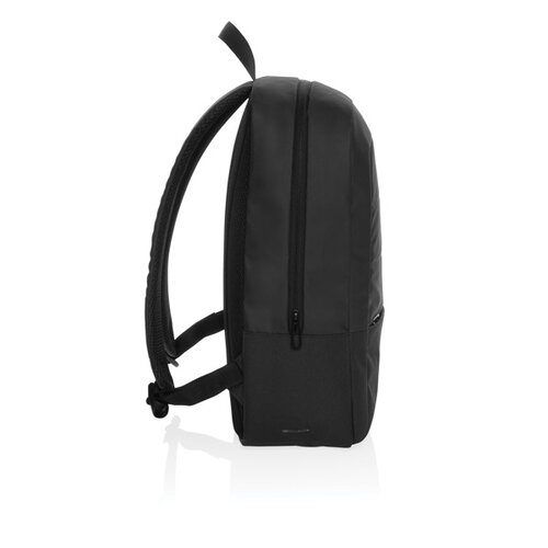 <p>Wil je een <strong>Armond AWARE™ laptoprugzak bedrukken met logo</strong>? De P763.30 is een moderne rugzak van gerecycled rPET met een gevoerd vak voor laptops tot 15,6 inch. Het ruime hoofdvak en het voorvak met rits houden de indeling eenvoudig en praktisch voor dagelijks woon-werkverkeer.</p> <p> </p> <h2>15,6 inch laptopvak voor dagelijks werk</h2> <p>Het gevoerde laptopvak geeft een laptop tot 15,6 inch een eigen plaats in de rugzak. In het hoofdvak blijft daarnaast ruimte voor documenten, een oplader, notitieboek en andere spullen die je gedurende een werkdag nodig hebt.</p> <p>Bestel je de Armond voor meerdere medewerkers? Controleer dan naast de schermdiagonaal ook de werkelijke afmetingen van de laptops en eventuele beschermhoezen. Zo weet je vooraf of hetzelfde model voor iedereen geschikt is.</p> <p> </p> <h2>Eenvoudige indeling zonder onnodig veel vakken</h2> <p>De Armond houdt de indeling bewust overzichtelijk. Het hoofdvak biedt de belangrijkste opbergruimte en aan