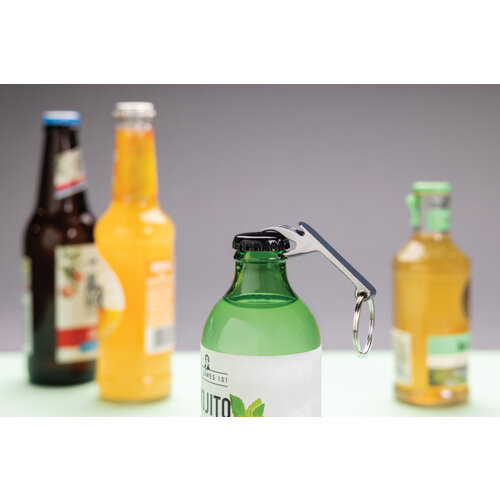 flesopener sleutelhanger, blikopener, gerecyclede zinklegering, RCS-gecertificeerd, lasergravure, horeca, festival, duurzame giveaway