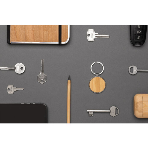 RCS sleutelhanger van gerecyclede zinc alloy met bamboe P191.6709 RCS sleutelhanger van gerecyclede zinc alloy met bamboe P191.6709