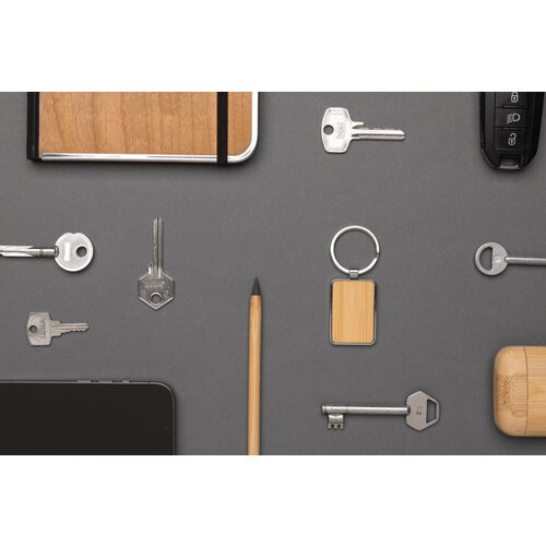 RCS rechthoekige bamboe sleutelhanger P191.6809 gegraveerd met logo