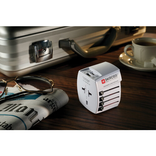 SKROSS MUV 2-polige wereldreisadapter met USB A en C RB1.302962 SKROSS MUV 2-polige wereldreisadapter met USB A en C RB1.302962