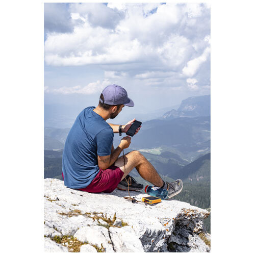 Xtorm XR202 Xtreme waterdichte robuuste powerbank met zaklamp  20.000 mAh 35 W QC3.0