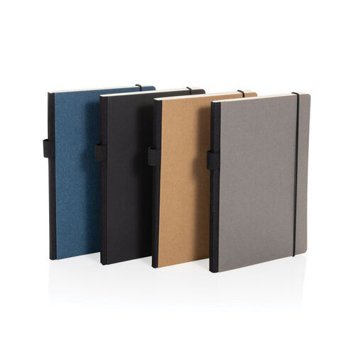 A5 FSC deluxe hardcover notitieboek P774.34 met pennenlus, opbergvak en 160 crèmekleurige gelinieerde pagina's