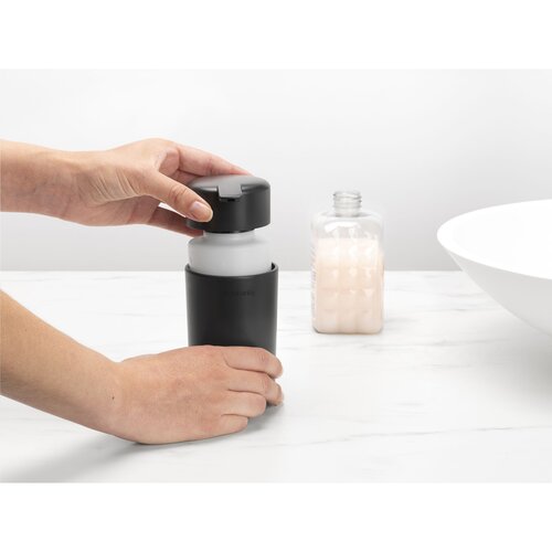Brabantia Zeeppomp 250 ml - 2963.92, kunststof zeepdispenser met drupvrije pomp en stijlvol design