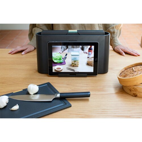 Brabantia Tasty+ Set Snijplanken - 2969.92, kunststof snijplankenset met 4 kleurgecodeerde planken en houder met tablethouder