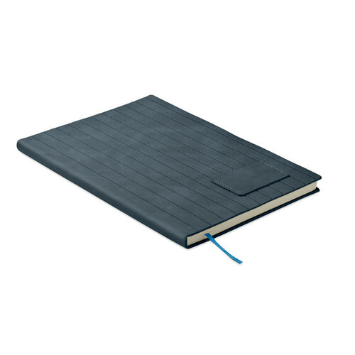 A5 Notitieboek in Smokey PU – MO2663, duurzaam relatiegeschenk met geribbelde cover van gerecycled materiaal en 160 gelinieerde pagina’s, inclusief PU-patch voor logo