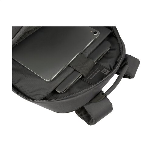 Tucano Lato Backpack 17 inch met logo – DeBle duurzame laptoprugzak van gerecycled kunststof met ergonomisch rugpand en organiser voor bedrijven