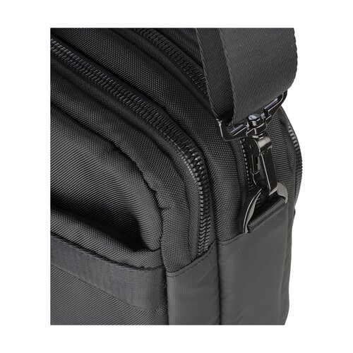Tucano Player Laptopbag 15,6 inch met logo – DeBle duurzame laptopbag van gerecycled kunststof met organiser, laptopvak en Italiaanse afwerking voor bedrijven