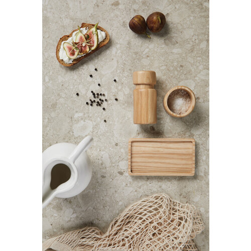 Vinga Retro V2620109 peper- en zoutstel van FSC-gecertificeerd essenhout met tray
