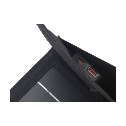 Solar Panel RPET 10W Charger oplader 2518 – duurzame 600D RPET pouch met solarpaneel, 10W vermogen, USB-A en Type-C aansluitingen, ideaal relatiegeschenk voor reizen en outdoor