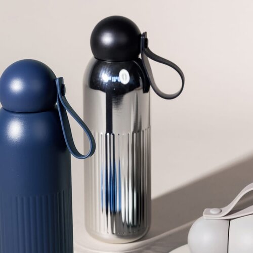 Sagaform Tekla LT52133 chromen vacuümfles 500 ml van gerecycled RVS met rietje