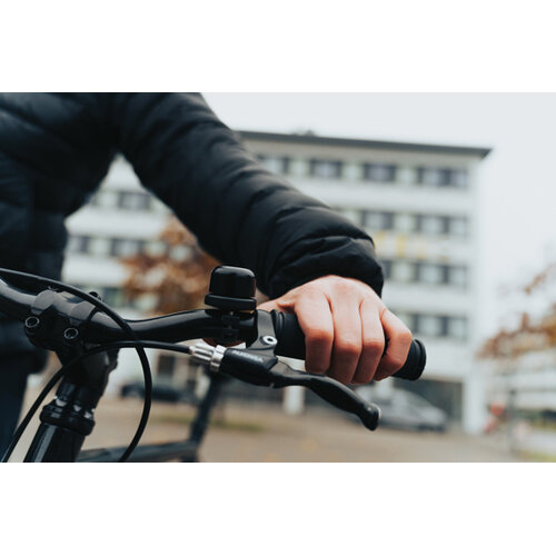 Bike Finder Dual P301.14 fietsbel met Apple Find My en Android Find Hub tracker bedrukt met logo