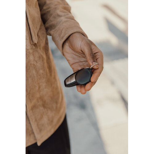 Findpop Dual P301.1701 RCS tracker voor Apple Find My en Android Find Hub bedrukt met logo