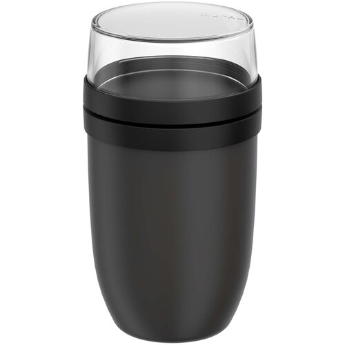 <p>Wil je een <strong>Mepal Ellipse lunchpot bedrukken met logo</strong>? De 113141 is een geïsoleerde lunchpot met twee aparte compartimenten van 750 en 300 ml. Zo neem je een complete lunch mee terwijl toppings, bijgerechten of andere ingrediënten netjes gescheiden blijven.</p> <p> </p> <h2>Twee aparte compartimenten</h2> <p>De Mepal Ellipse heeft een groot vak van 750 ml en een kleiner vak van 300 ml. Daardoor kun je bijvoorbeeld yoghurt of soep meenemen in het grote gedeelte en granola, croutons, fruit of andere toppings apart bewaren.</p> <p>Pas op het moment dat je gaat eten voeg je de ingrediënten samen. Zo blijven smaken en structuren langer zoals je ze bedoeld hebt.</p> <p> </p> <h2>In totaal 1050 ml inhoud</h2> <p>De twee compartimenten bieden samen 1050 ml inhoud. Daarmee is deze Ellipse ruim genoeg voor een volledige lunch of maaltijd en biedt hij meer mogelijkheden dan een compacte snackpot.</p> <p>Wil je andere formaten en lunchoplossingen vergelijken? Bekijk dan onze