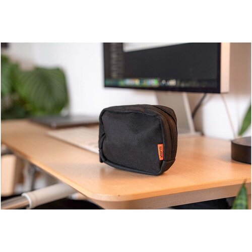 Xtorm TravelPro 65W reisladerset (124600) met wereldstekkers, USB-C-kabel en reisetui gegraveerd met bedrijfslogo