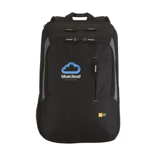 <p>Wil je een <strong>Case Logic laptoprugzak 17 inch bedrukken met logo</strong>? De Case Logic Laptop Backpack (261513) is een ruime laptoprugzak van dobbynylon met een inhoud van 25 liter. Het beschermde laptopvak, de slimme opbergvakken en de comfortabele draagconstructie maken deze rugzak geschikt voor dagelijks zakelijk gebruik, woon-werkverkeer en reizen.</p> <p> </p> <h2>Beschermd laptopvak voor laptops tot 17 inch</h2> <p>Het aparte laptopvak is geschikt voor breedbeeldlaptops tot maximaal 17 inch. De beschermende foamvoering helpt de laptop tijdens het vervoeren te beschermen. Doordat het vak voor driekwart geopend kan worden, kun je de laptop gemakkelijk plaatsen en uitnemen.</p> <p>Naast het laptopvak beschikt de rugzak over een extra opbergvak voor boeken, documenten en mappen. Met 25 liter inhoud is er voldoende ruimte voor de dagelijkse werkbenodigdheden zonder dat je verschillende tassen hoeft mee te nemen.</p> <p> </p> <h2>Smart Organization voor elektronica en accesso