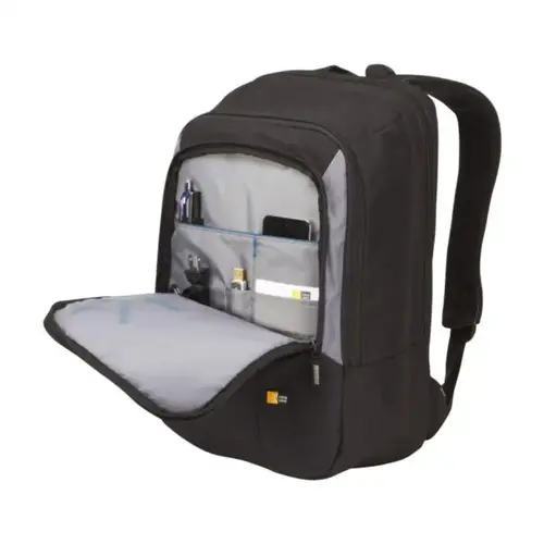 <p>Wil je een <strong>Case Logic laptoprugzak 17 inch bedrukken met logo</strong>? De Case Logic Laptop Backpack (261513) is een ruime laptoprugzak van dobbynylon met een inhoud van 25 liter. Het beschermde laptopvak, de slimme opbergvakken en de comfortabele draagconstructie maken deze rugzak geschikt voor dagelijks zakelijk gebruik, woon-werkverkeer en reizen.</p> <p> </p> <h2>Beschermd laptopvak voor laptops tot 17 inch</h2> <p>Het aparte laptopvak is geschikt voor breedbeeldlaptops tot maximaal 17 inch. De beschermende foamvoering helpt de laptop tijdens het vervoeren te beschermen. Doordat het vak voor driekwart geopend kan worden, kun je de laptop gemakkelijk plaatsen en uitnemen.</p> <p>Naast het laptopvak beschikt de rugzak over een extra opbergvak voor boeken, documenten en mappen. Met 25 liter inhoud is er voldoende ruimte voor de dagelijkse werkbenodigdheden zonder dat je verschillende tassen hoeft mee te nemen.</p> <p> </p> <h2>Smart Organization voor elektronica en accesso
