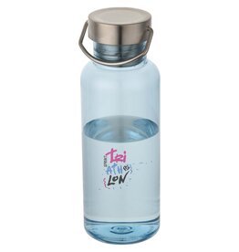 <p>De <strong>Thor 600 ml RCS-gerecyclede rPET waterfles (100958)</strong> is een praktische drinkfles voor dagelijks gebruik op kantoor, tijdens zakelijke evenementen en onderweg. De fles is gemaakt van gerecycled PET-kunststof en heeft een inhoud van 600 ml. Daarmee is de Thor een interessante keuze voor organisaties die een functioneel relatiegeschenk zoeken en bij hun productkeuze aandacht besteden aan gerecyclede materialen.</p> <p> </p> <h2>Waterfles van 600 ml voor dagelijks gebruik</h2> <p>Met een inhoud van 600 ml biedt de Thor voldoende ruimte om water of een andere koude drank mee te nemen tijdens de werkdag. Het formaat is geschikt voor medewerkers op kantoor, bezoekers van evenementen en deelnemers aan zakelijke bijeenkomsten.</p> <p>Wil je meerdere drinkflessen vergelijken voordat je een keuze maakt? Bekijk dan onze <a href="https://www.deble.com/drinkware/" title="Drinkwaren met logo bekijken" style="color:#19566A;font-weight:700;text-decoration:none;">collectie drinkwar