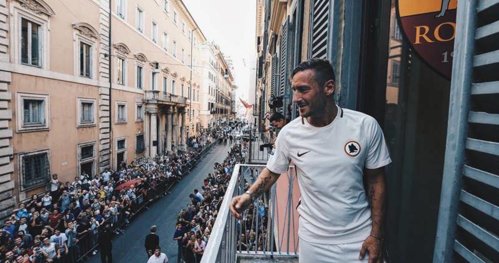 Francesco Totti, groter dan zijn eigen club
