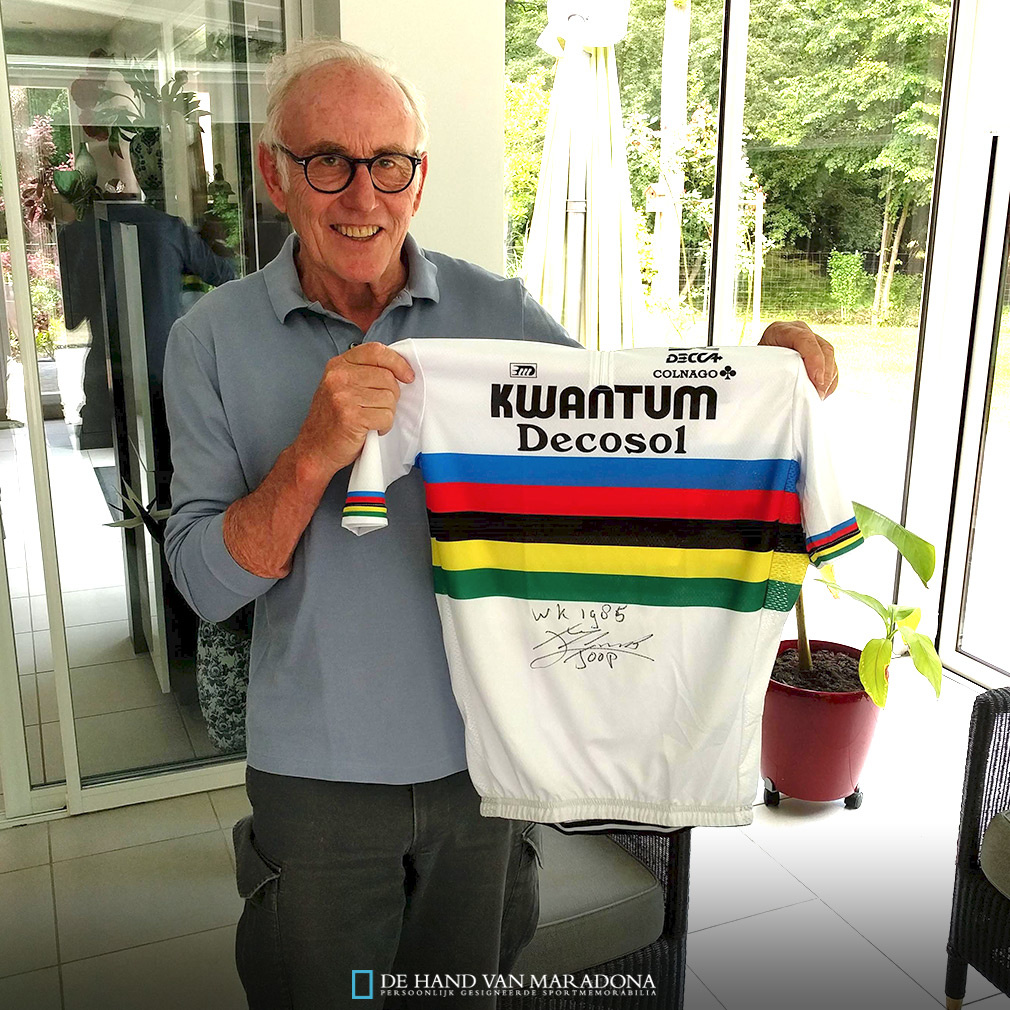 Joop Zoetemelk tijdens de signeersessie