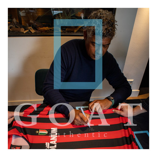 Van Basten, Rijkaard en Gullit gesigneerd AC Milan shirt - ingelijst