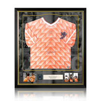 Van Basten, Rijkaard en Gullit gesigneerd Nederland EK'88 shirt - ingelijst