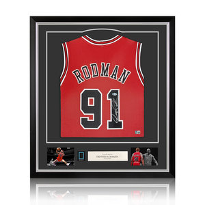 Dennis Rodman gesigneerd Chicago Bulls shirt - ingelijst