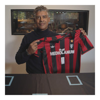 Frank Rijkaard - handtekening op eigen ingestuurd item Frank Rijkaard - handtekening op eigen ingestuurd item