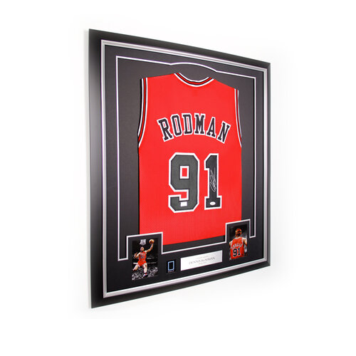 Dennis Rodman gesigneerd Chicago Bulls shirt - ingelijst