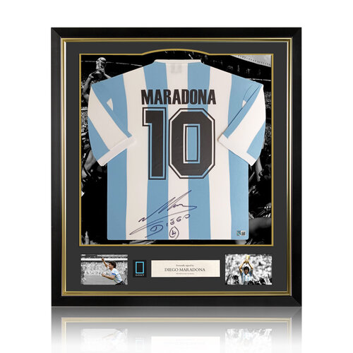 Diego Maradona gesigneerd Argentinië shirt - ingelijst