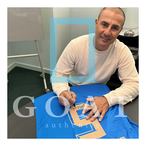 Fabio Cannavaro gesigneerd Italië shirt - ingelijst