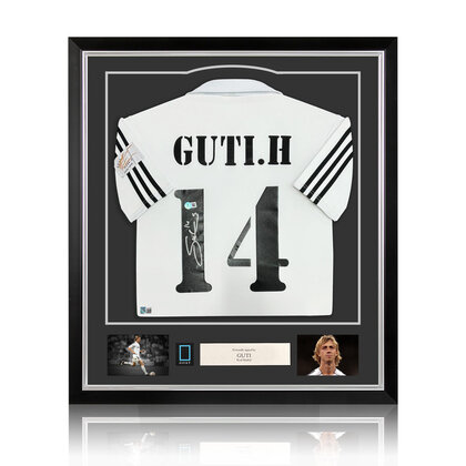 Guti gesigneerd Real Madrid shirt 2004-05 - ingelijst Guti gesigneerd Real Madrid shirt 2004-05 - ingelijst