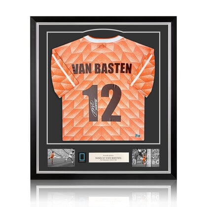 Marco van Basten gesigneerd Nederland EK'88 shirt - ingelijst