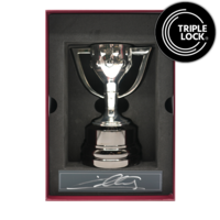 Icons Iker Casillas gesigneerd La Liga Replica Trofee