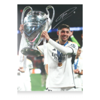 Icons Federico Valverde gesigneerde Real Madrid CF foto