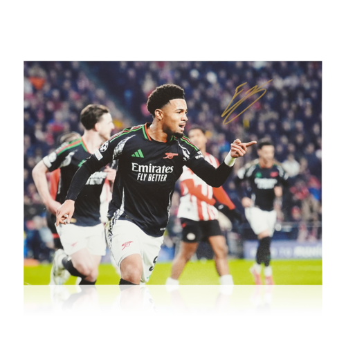 Icons Ethan Nwaneri  gesigneerde Arsenal foto