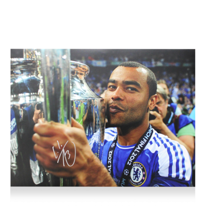 Ashley Cole gesigneerde Chelsea foto