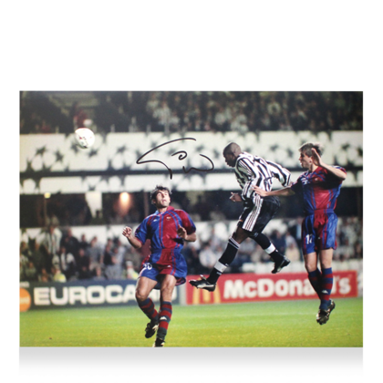 Faustino Asprilla gesigneerde Newcastle United foto