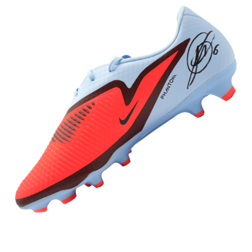 Icons Eduardo Camavinga gesigneerde voetbalschoen