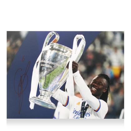 Eduardo Camavinga gesigneerde Real Madrid CF foto