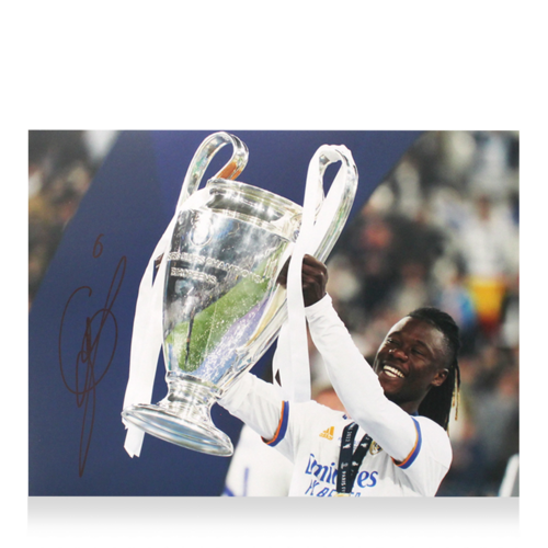 Icons Eduardo Camavinga gesigneerde Real Madrid CF foto