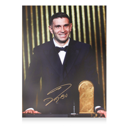 Emiliano Martinez gesigneerde foto 2024