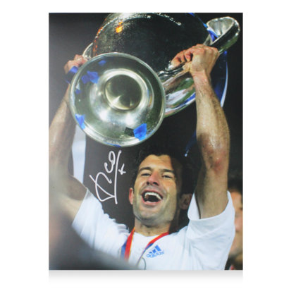 Luis Figo gesigneerde Real Madrid foto 2002