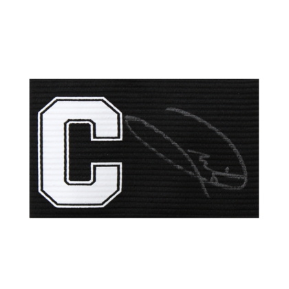 Andrea Pirlo gesigneerde aanvoerdersband