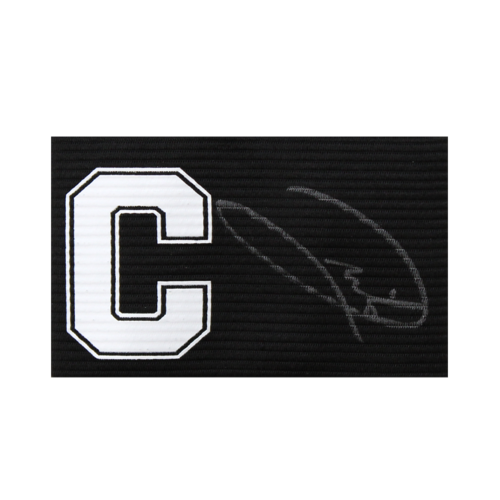 Icons Andrea Pirlo gesigneerde aanvoerdersband