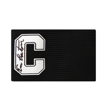 Eric Cantona gesigneerde aanvoerdersband