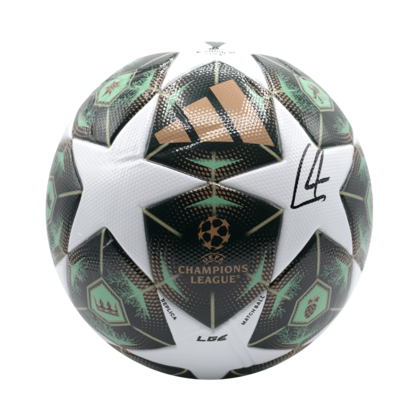 Philip Lahm gesigneerde voetbal